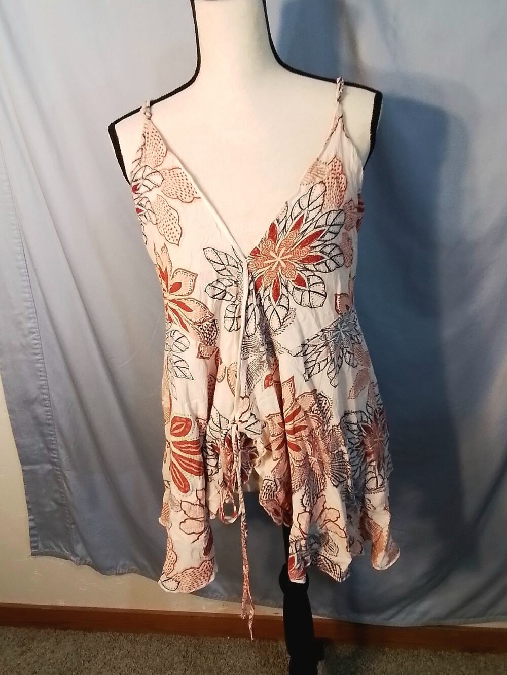 Paper Crane top with snap and tie closures